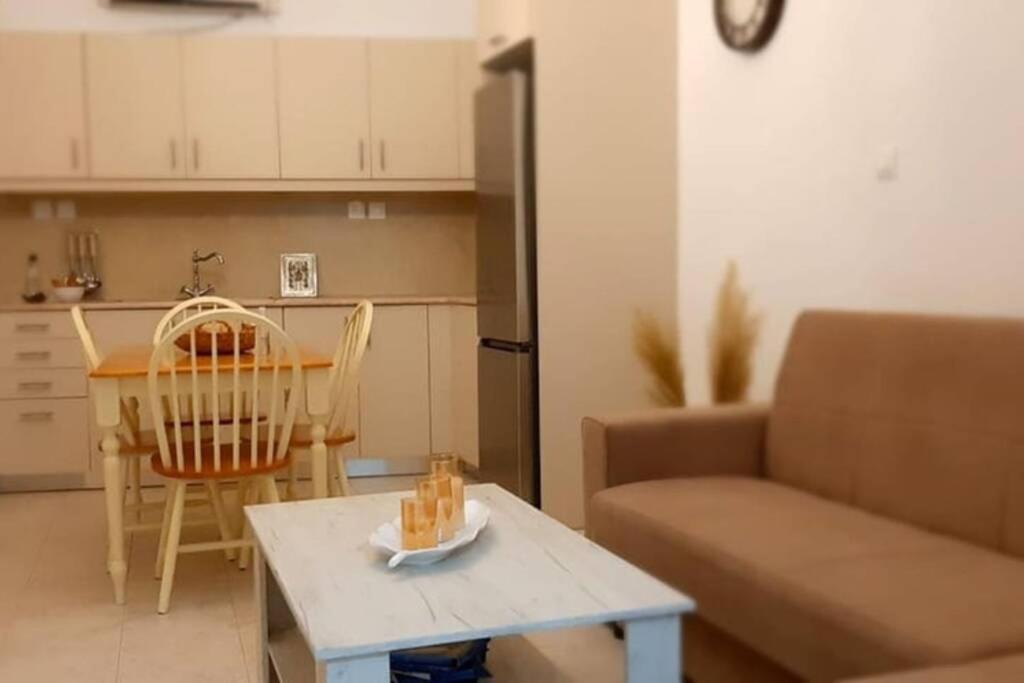 Sonia'S Luxury Apartment With Jacuzzi Камиларион Екстериор снимка