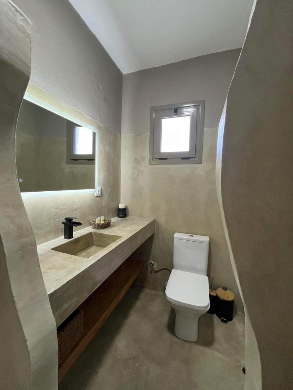 Sonia'S Luxury Apartment With Jacuzzi Камиларион Екстериор снимка