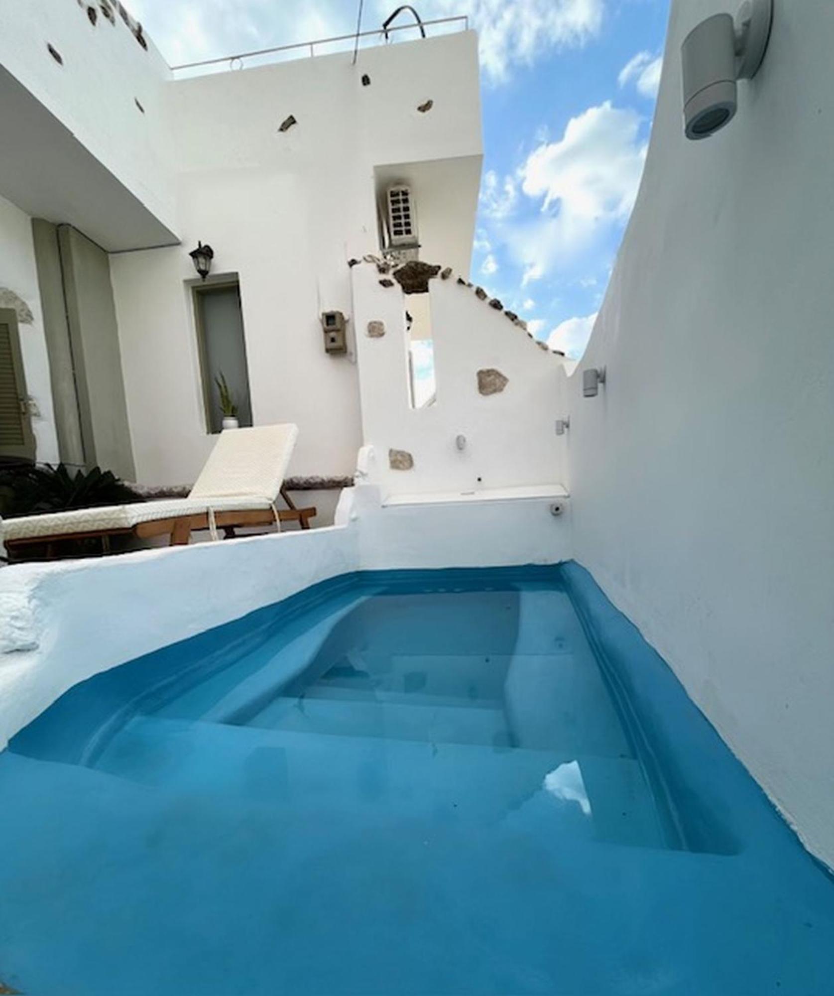 Sonia'S Luxury Apartment With Jacuzzi Камиларион Екстериор снимка